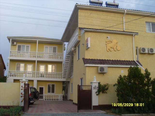 Отель Лев