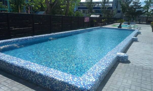ARINA pool hotel