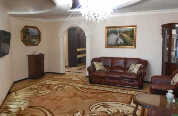 Вишукана класика,2во-кімнатна в центрі,300м.Мед-Палас,700м.бювет