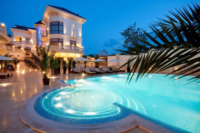 Отель Villa le Premier 5*