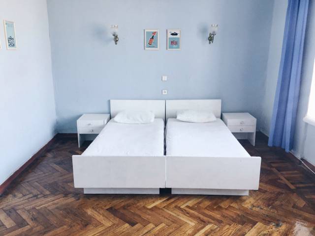 ORDER rooms