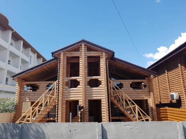 Holz House