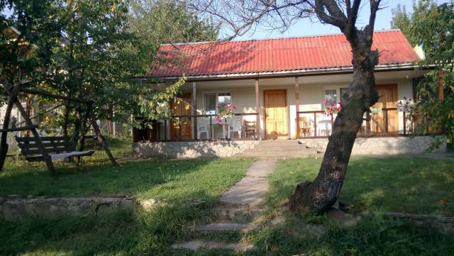 Крайня хата в райському куточку